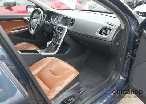 2013 Volvo S60 T5 z USA, uszkodzony, nr VIN YV1612FS1D2183814